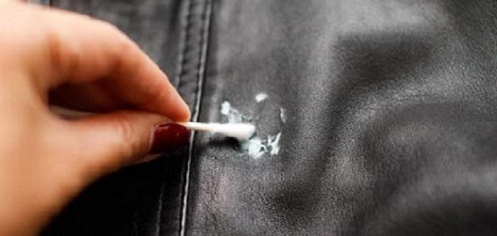 Cách xử lý túi da bị xước bằng cách sử dụng giấm trắng
